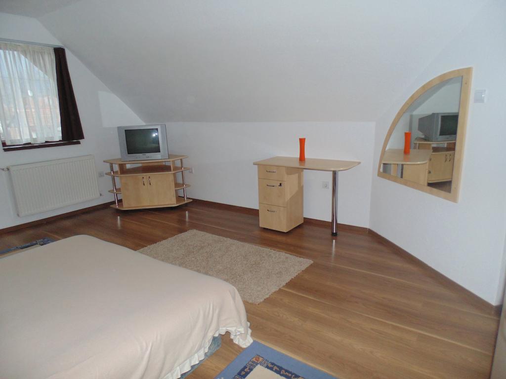 Casa Dancs Hotel Kovászna Szoba fotó